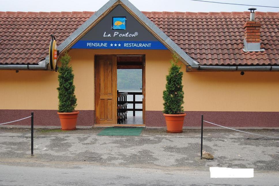 Pension La Ponton Eselnita Exterior photo